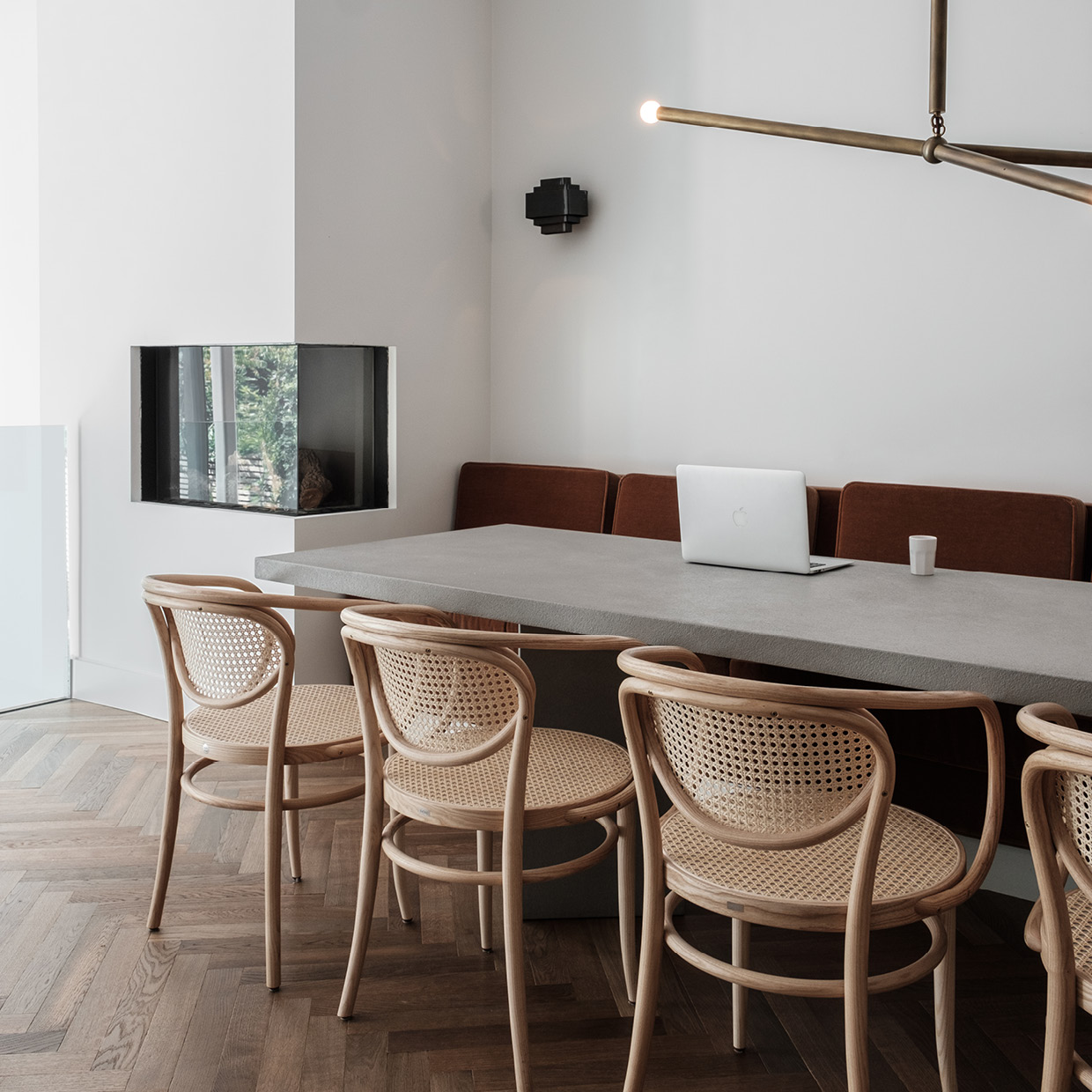 THONET Dining with 210 R With our campaign I THONET Dining with 210 R With our campaign I